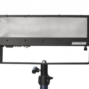 BL100-D LED V Светодиодный осветительный прибор заполняющего и фонового света мощностью 75 Вт, встроенное цифровое ручное управление и управление по DMX.