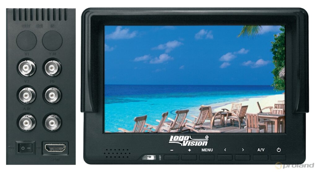 FM-07 WMU Портативный LCD монитор. Диагональ матрицы7", разрешение 800х480, яркость – 450 кд/м2, контрастность 500:1, углы обзора 140° /120°. Видеовходы: HDMI, YPbPr, 2хCVBS ;  Аудиовходы: 1 х (BNC),  встроеный динамик. Питание от аккумуляторов  серии Logocam UPL.  Пластиковый корпус. Солнцезащитная бленда, шаровое крепление на камеру.